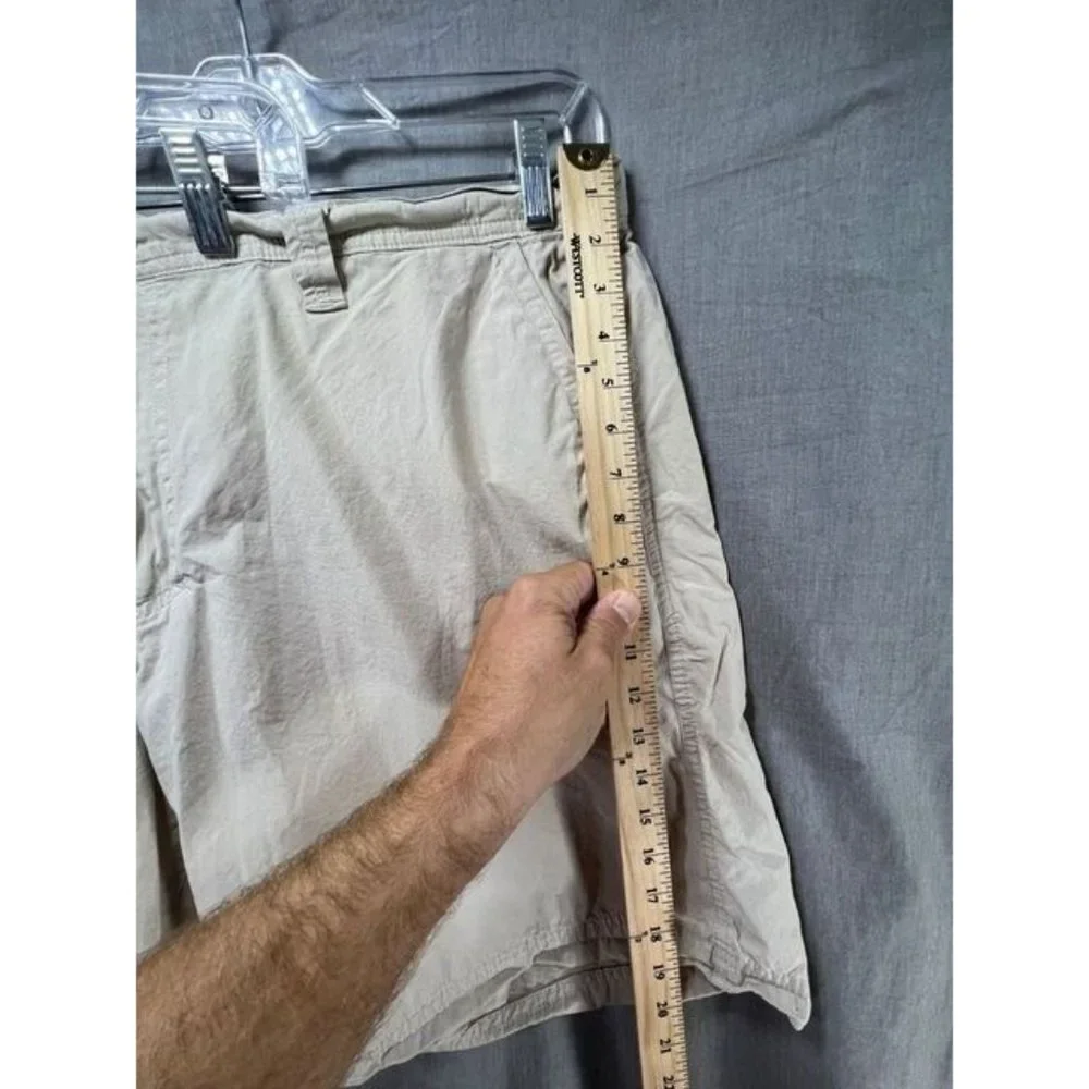 Columbia Shorts Mens 42 Beige Chino Belted Pocketed Zip‎ Button Outdoors Men.
